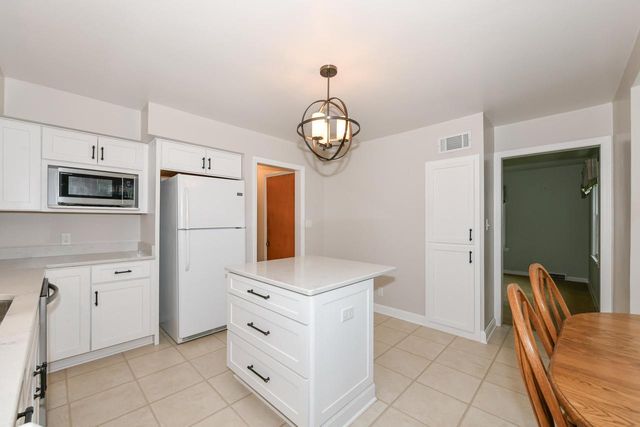 6701 W Howard AVENUE, Milwaukee, WI 53220