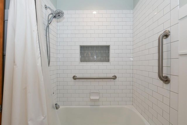 6701 W Howard AVENUE, Milwaukee, WI 53220