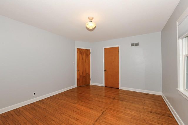 6701 W Howard AVENUE, Milwaukee, WI 53220