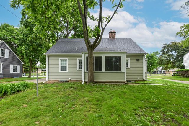 6701 W Howard AVENUE, Milwaukee, WI 53220