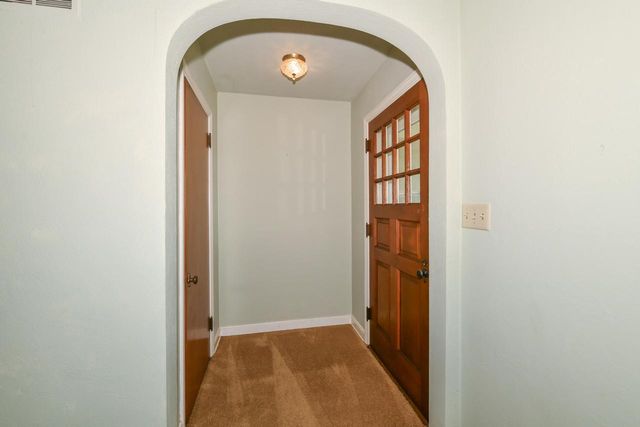6701 W Howard AVENUE, Milwaukee, WI 53220