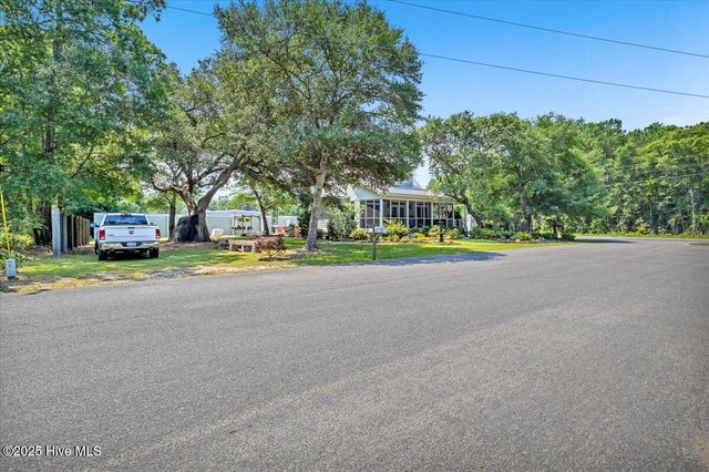 705 Cypress Lakes Circle SE, Bolivia, NC 28422