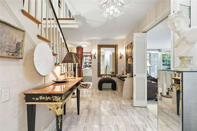 872 Canterbury Ln, Shadyside, PA 15232