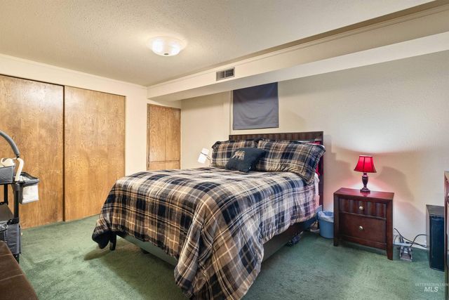 1969 9th Ave E, Twin Falls, ID 83301