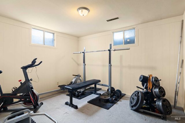 1969 9th Ave E, Twin Falls, ID 83301