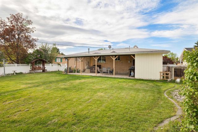 1969 9th Ave E, Twin Falls, ID 83301