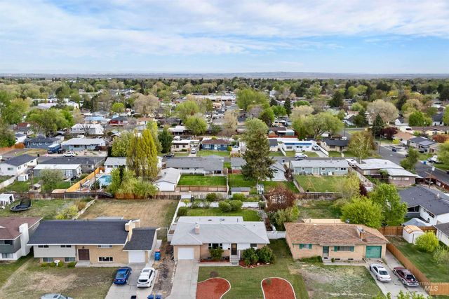 1969 9th Ave E, Twin Falls, ID 83301