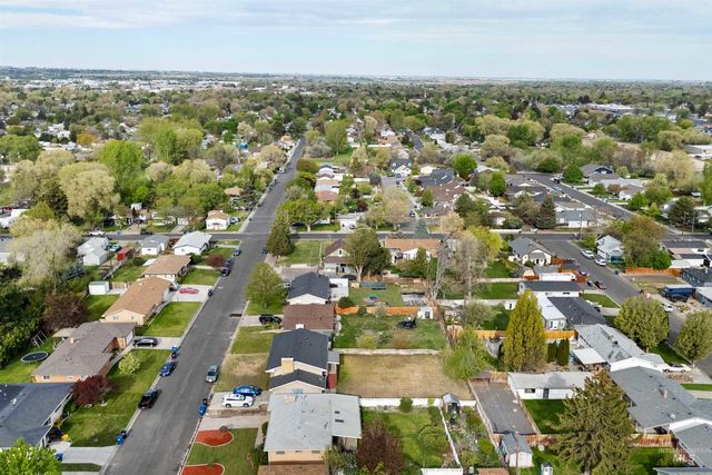 1969 9th Ave E, Twin Falls, ID 83301