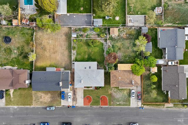 1969 9th Ave E, Twin Falls, ID 83301
