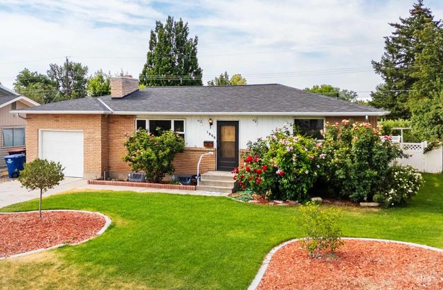 1969 9th Ave E, Twin Falls, ID 83301