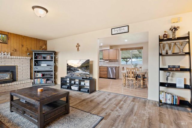 1969 9th Ave E, Twin Falls, ID 83301