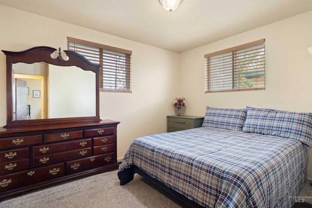 1969 9th Ave E, Twin Falls, ID 83301