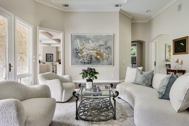 102 Wood TRL, West Lake Hills, TX 78746