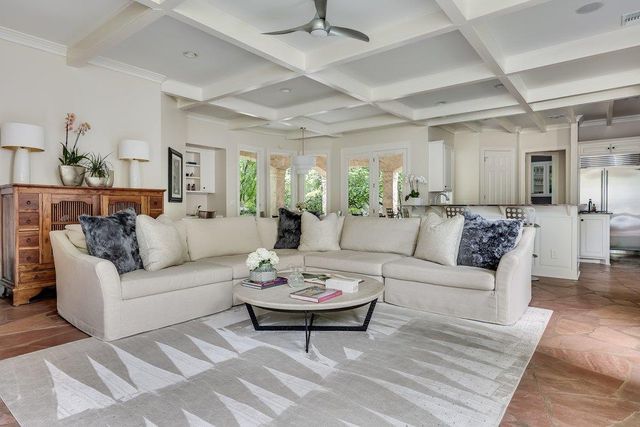 102 Wood TRL, West Lake Hills, TX 78746