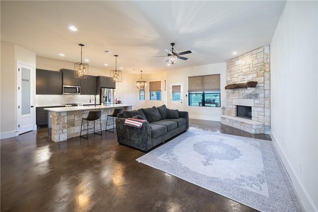 315 Bluestem CV, Georgetown, TX 78633