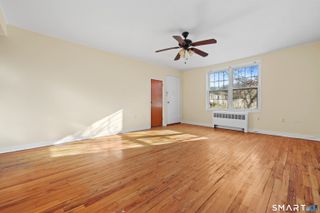 33 Nob Hill Circle A, Bridgeport, CT 06610