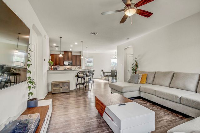 16617 Brogan LN, Pflugerville, TX 78660