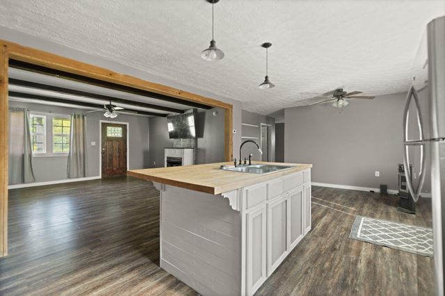 15942 US 460, Ezel, KY 41425