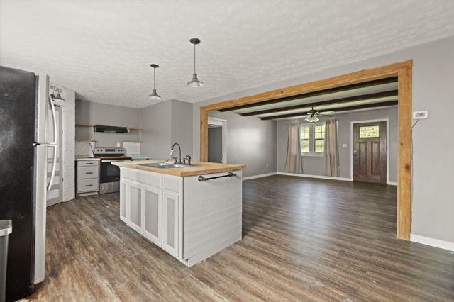 15942 US 460, Ezel, KY 41425