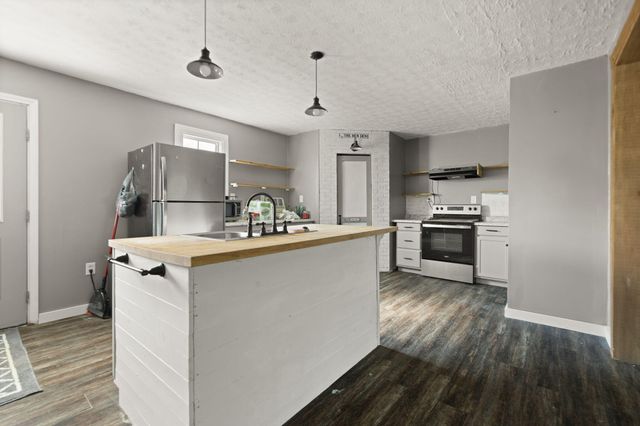 15942 US 460, Ezel, KY 41425