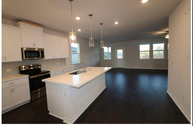 324 Terminus TRL, Liberty Hill, TX 78642