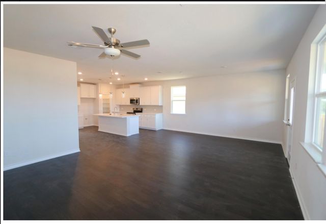 324 Terminus TRL, Liberty Hill, TX 78642