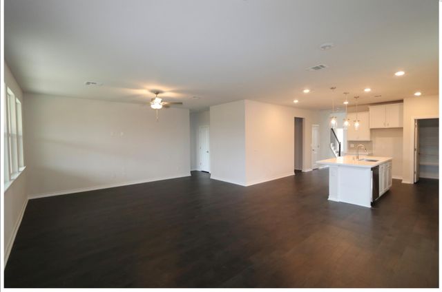 324 Terminus TRL, Liberty Hill, TX 78642