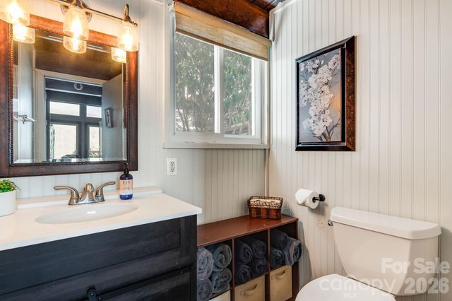 422 Glenaire Drive, Mars Hill, NC 28754