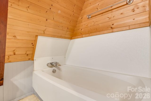 422 Glenaire Drive, Mars Hill, NC 28754