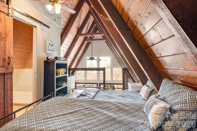 422 Glenaire Drive, Mars Hill, NC 28754