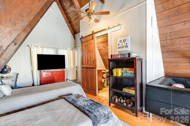 422 Glenaire Drive, Mars Hill, NC 28754