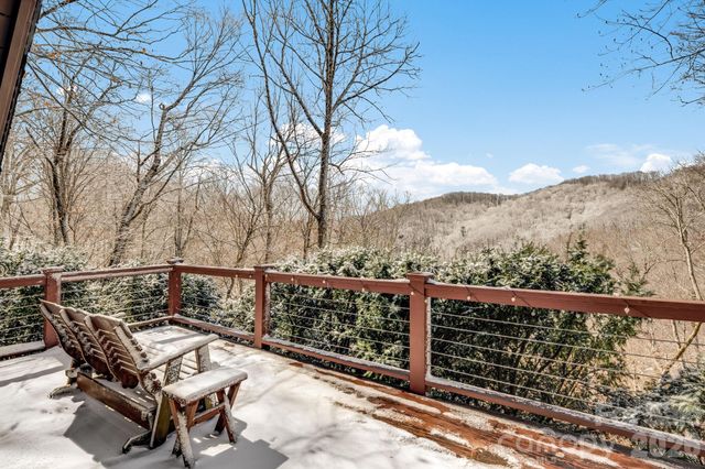 422 Glenaire Drive, Mars Hill, NC 28754