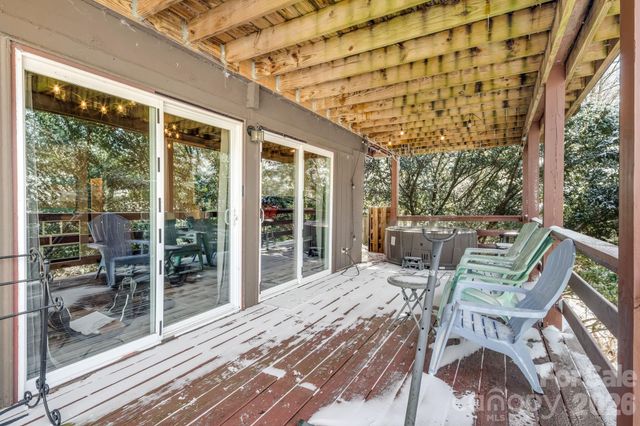 422 Glenaire Drive, Mars Hill, NC 28754