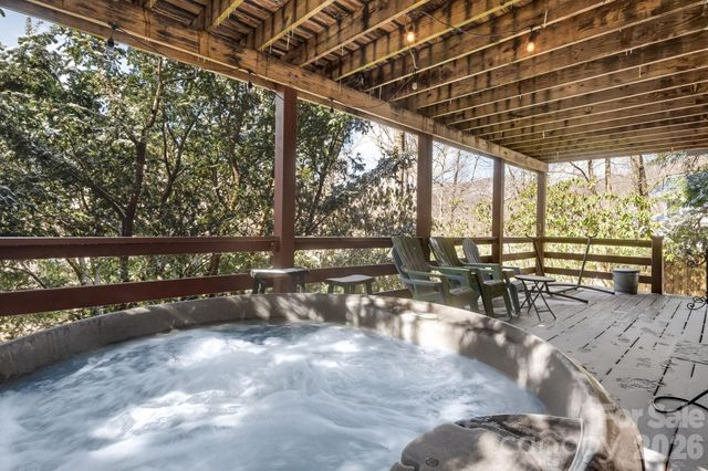 422 Glenaire Drive, Mars Hill, NC 28754