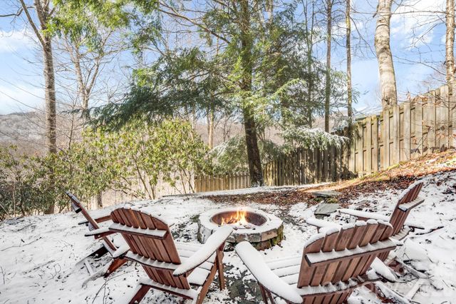 422 Glenaire Drive, Mars Hill, NC 28754