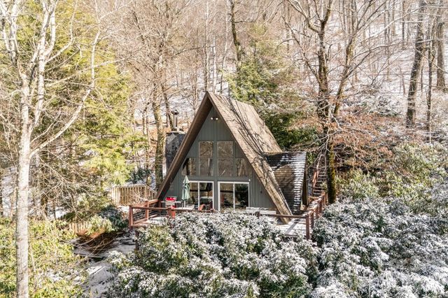 422 Glenaire Drive, Mars Hill, NC 28754