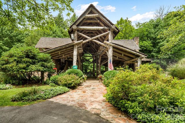 422 Glenaire Drive, Mars Hill, NC 28754