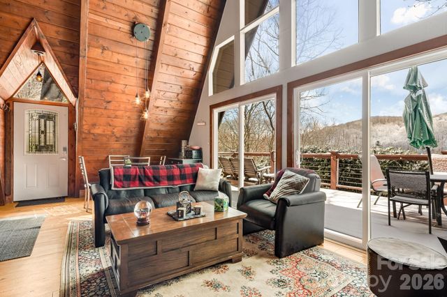 422 Glenaire Drive, Mars Hill, NC 28754