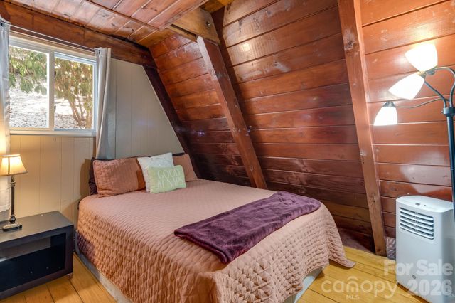 422 Glenaire Drive, Mars Hill, NC 28754