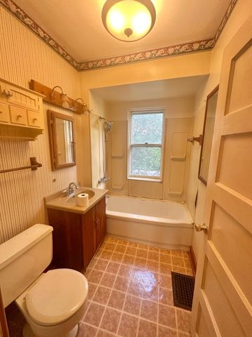 105 N GLENWOOD AVE, Columbia, MO 65203