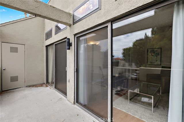 17641 Sergio Circle 203, Huntington Beach, CA 92647