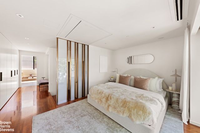 251 E 61ST Street, New York City, NY 10065