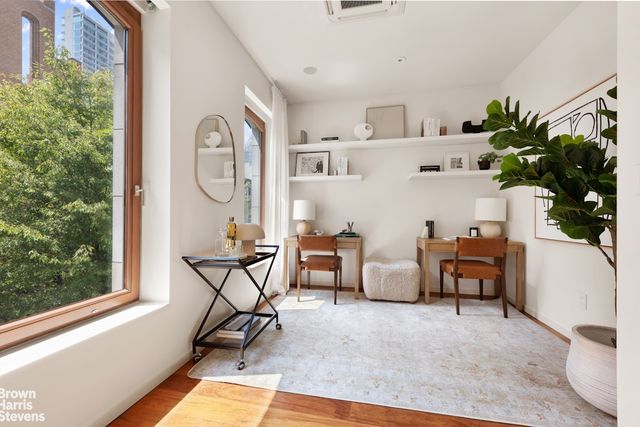 251 E 61ST Street, New York City, NY 10065