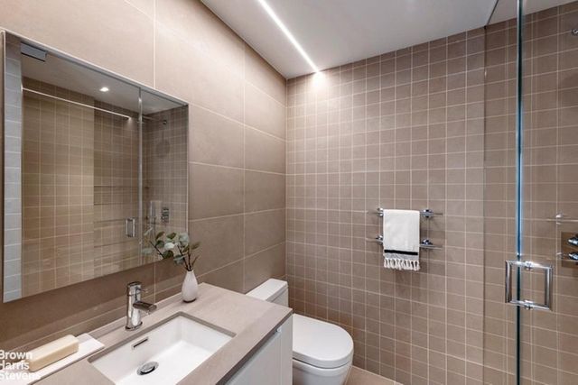 251 E 61ST Street, New York City, NY 10065