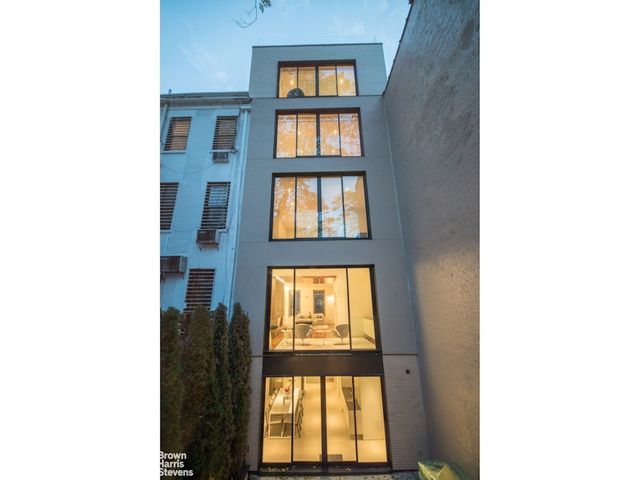 251 E 61ST Street, New York City, NY 10065