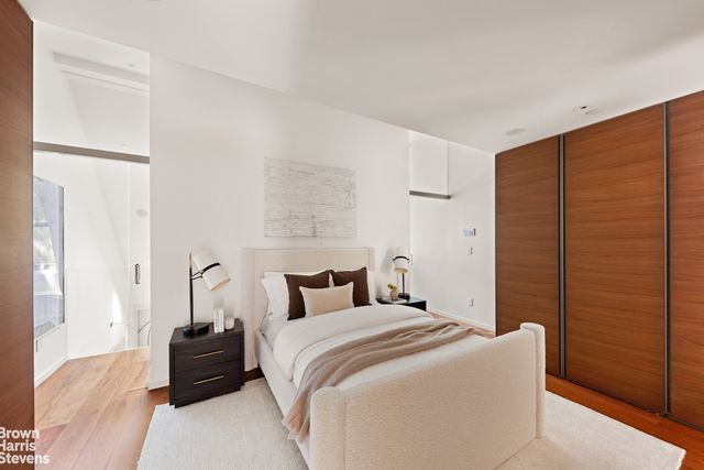 251 E 61ST Street, New York City, NY 10065