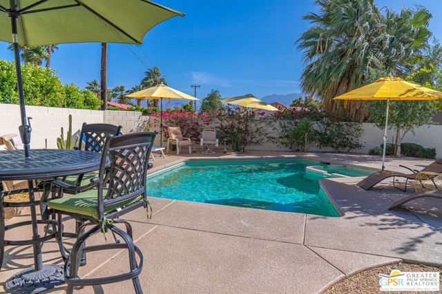 2342 N San Gorgonio Road, Palm Springs, CA 92262