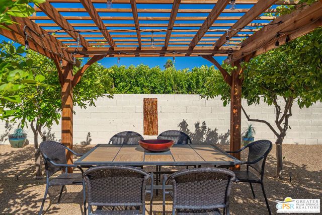 2342 N San Gorgonio Road, Palm Springs, CA 92262