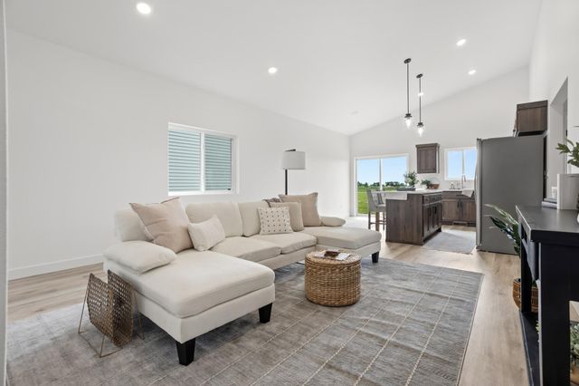 2533 38th Avenue S, Moorhead, MN 56560