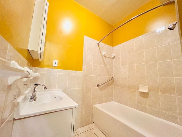 13 Wyoming St 1, Boston, MA 02121